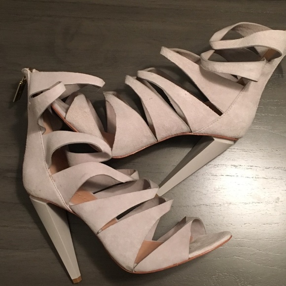 L.A.M.B. Gwen Stefani Gray Quintessa Sandals Sz 10 - Picture 4 of 8